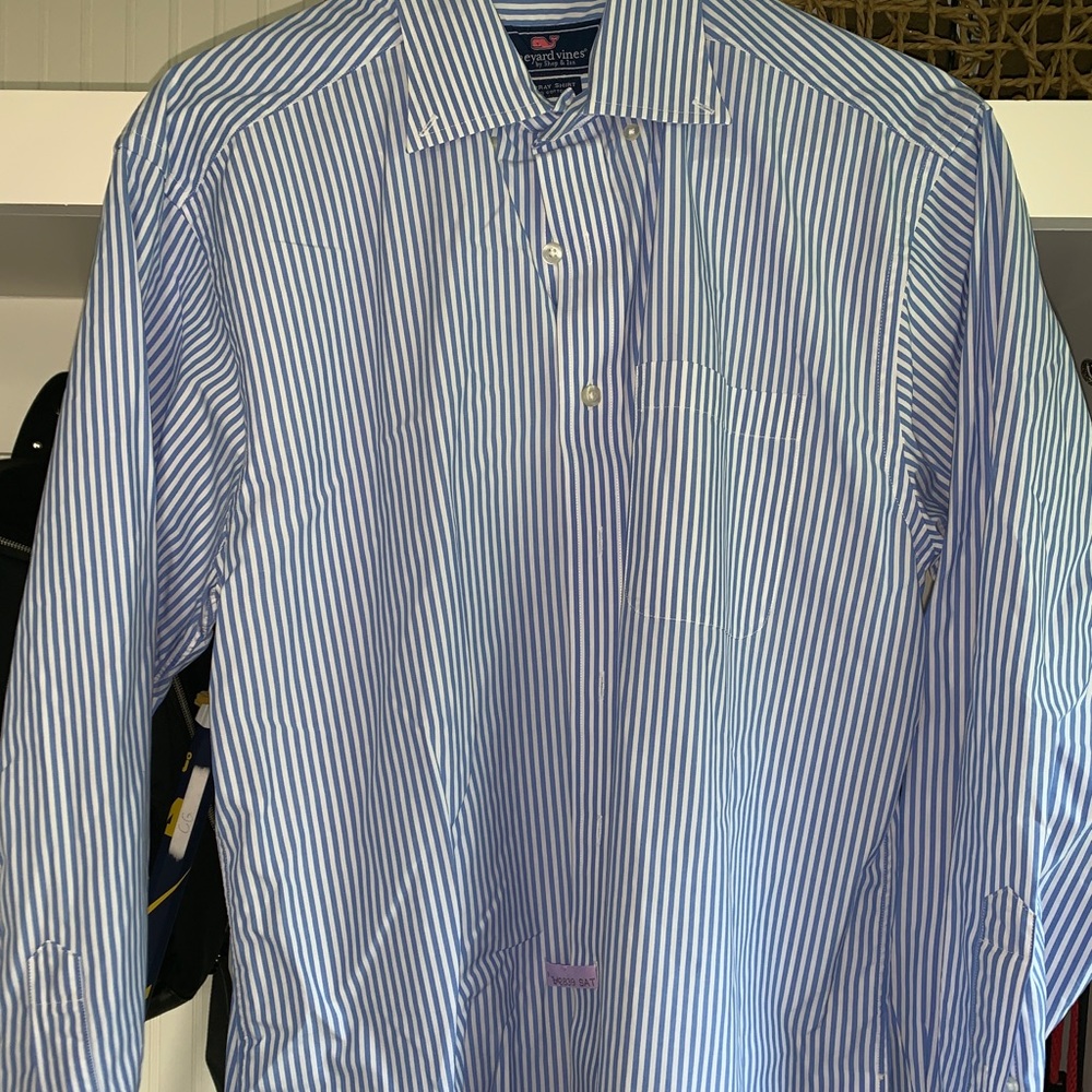 Vineyard vines button up dress shirt. Striped.